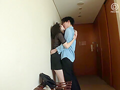 0012144_接吻 えっち 美女などが含まれている