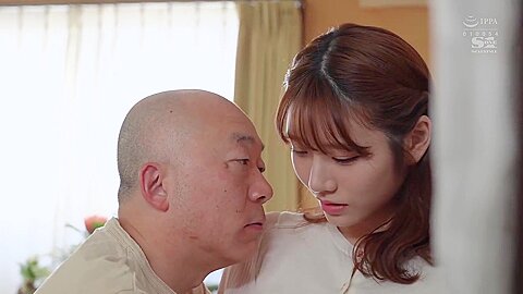 義にレフされ駄目とわかっていても濡れてしまう清純妻 河北彩伽