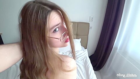 She Makes Her Stepbro Cum On Her Face