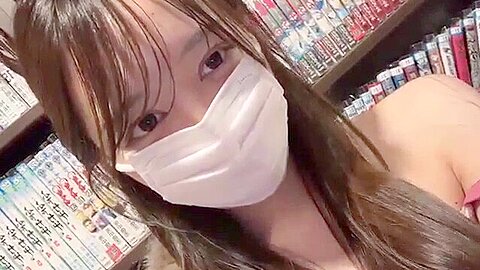 Erotic live chat with cute beautiful girl